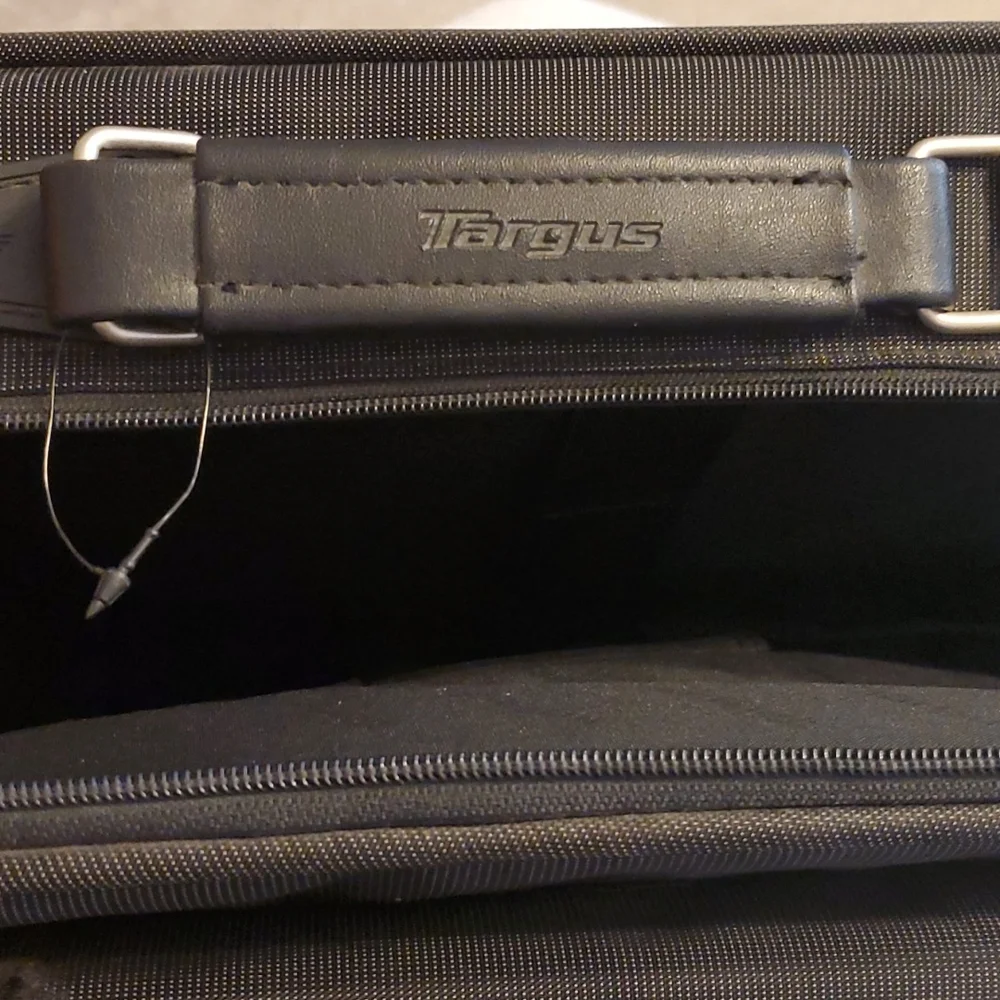 Targus Corporate Traveler Briefcase/Laptop Case